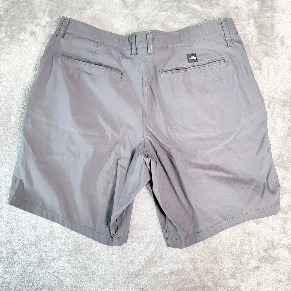 The North Face Mens SZ 38 Regular Dark Gray Flat Front Outdoor Hiking Shorts
